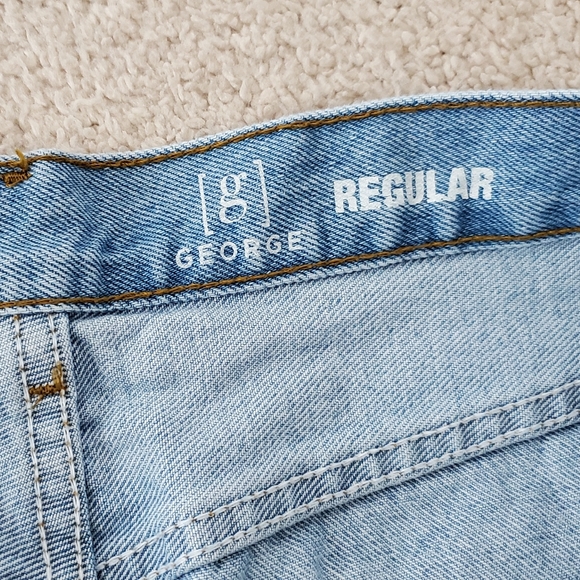 George Jeans - Picture 3 of 3